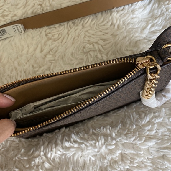 Michael Kors belt bag - Picture 3 of 3